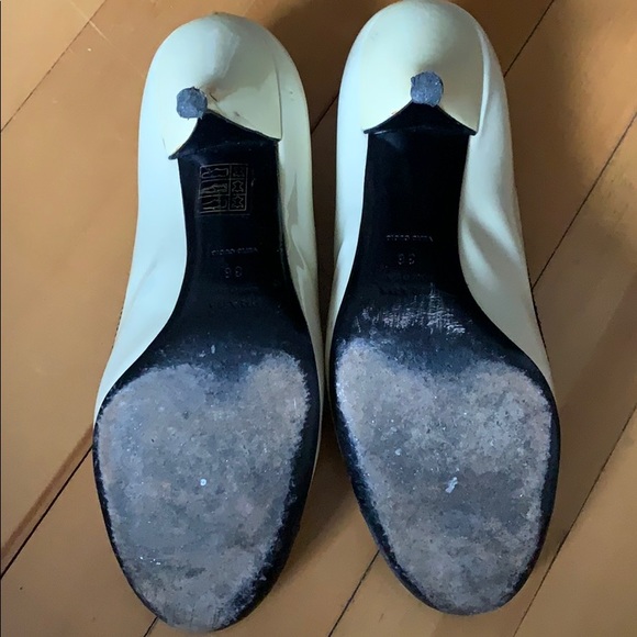 Prada - Super Cute Bow-Tie Heels - Picture 5 of 8